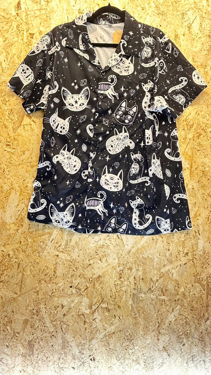 Camicia Gatti Mistici – Dark Kawaii Taglia M