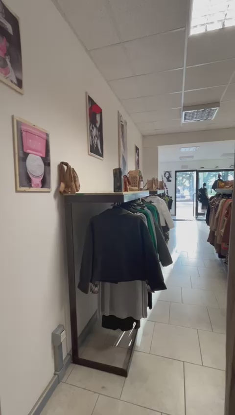Carica il video: 